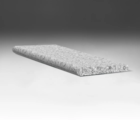 Накладная прямая ступень 1200*350*30, м/р: Гора Токимовка (фаска пиленая 5*5 мм по одной стороне)